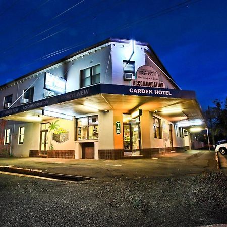 דובו Garden Hotel מראה חיצוני תמונה
