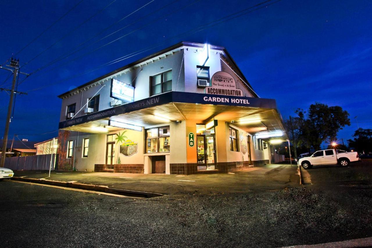 דובו Garden Hotel מראה חיצוני תמונה