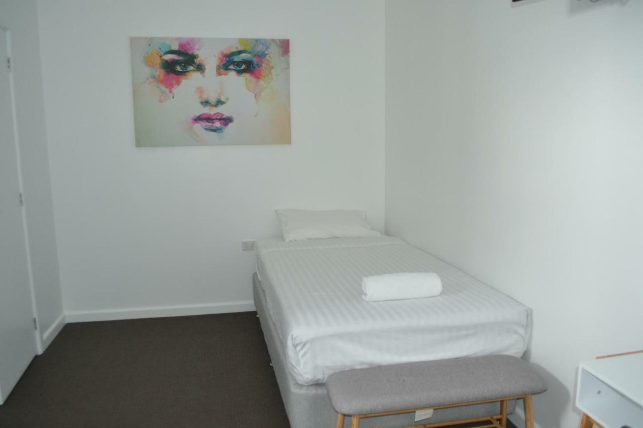 דובו Garden Hotel מראה חיצוני תמונה