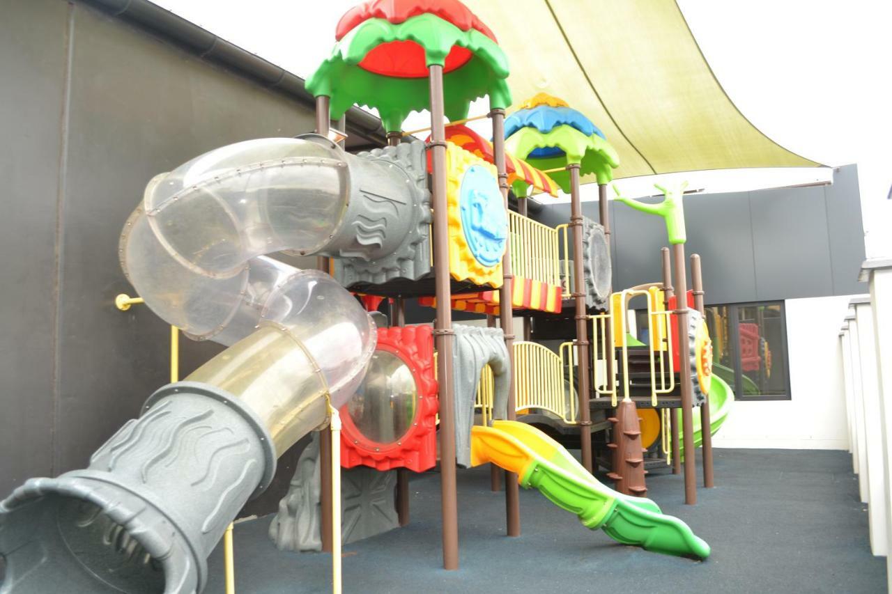 דובו Garden Hotel מראה חיצוני תמונה