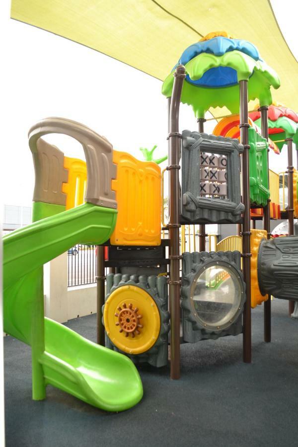 דובו Garden Hotel מראה חיצוני תמונה