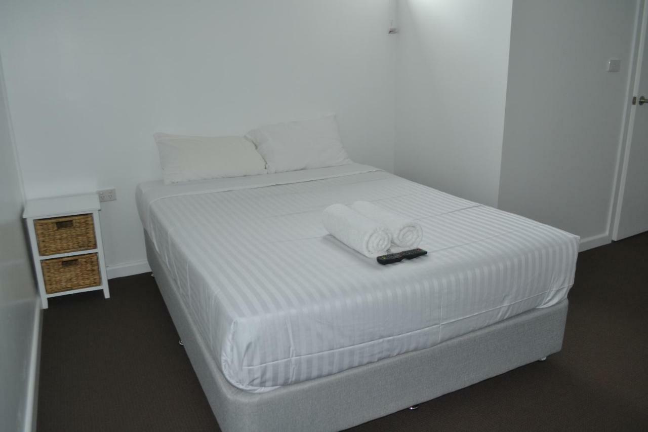 דובו Garden Hotel מראה חיצוני תמונה