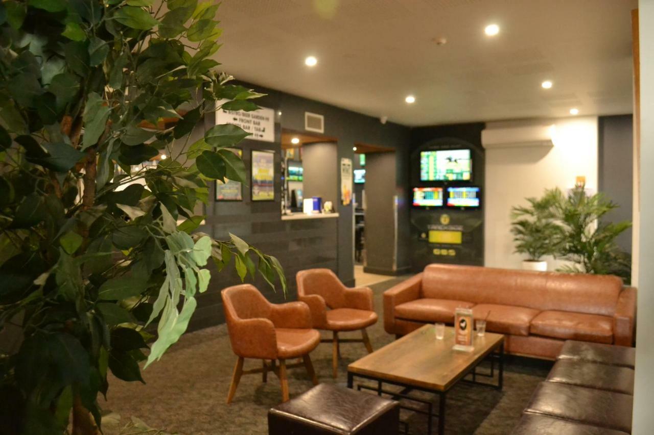 דובו Garden Hotel מראה חיצוני תמונה