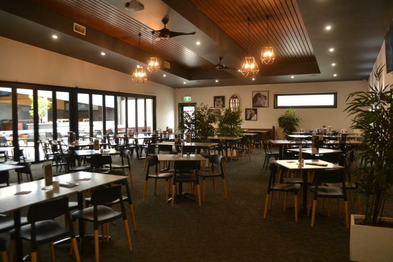 דובו Garden Hotel מראה חיצוני תמונה