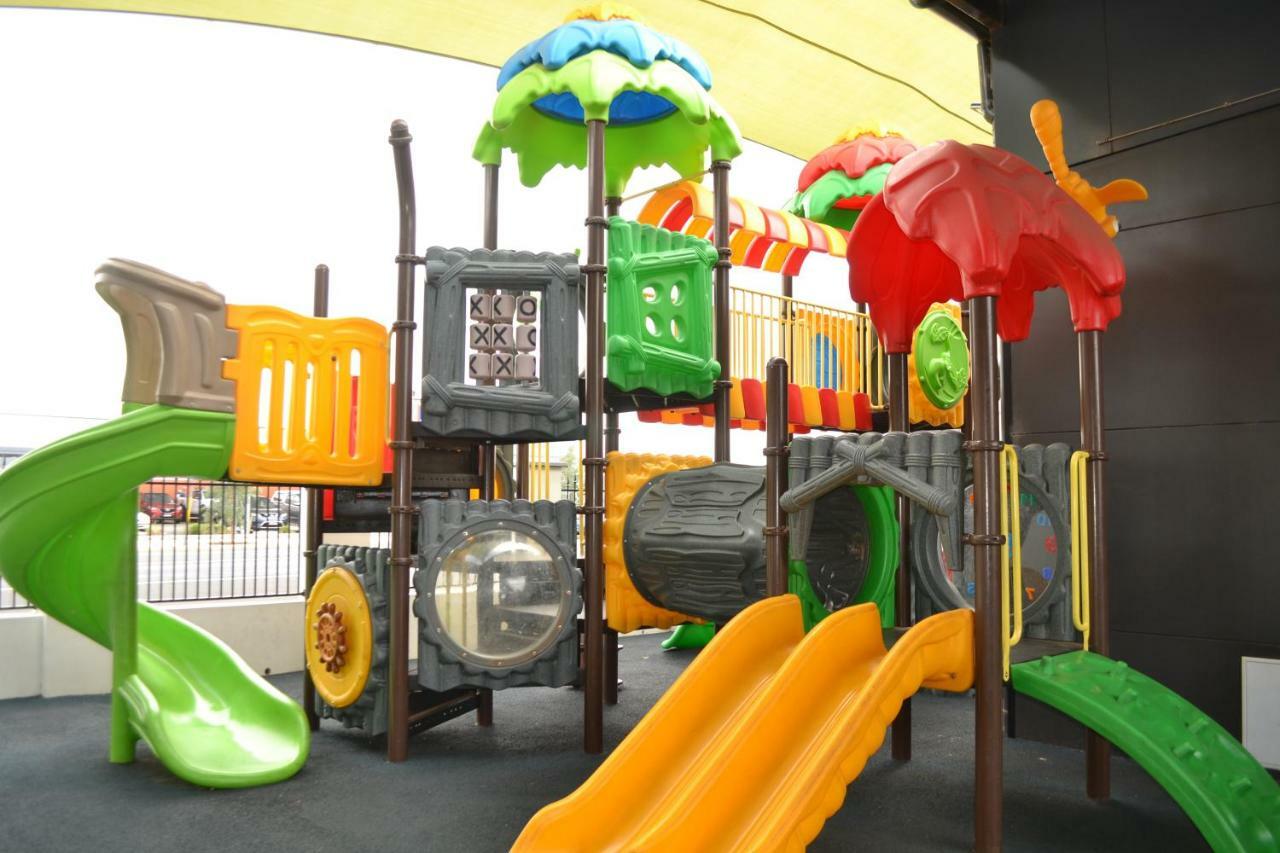 דובו Garden Hotel מראה חיצוני תמונה