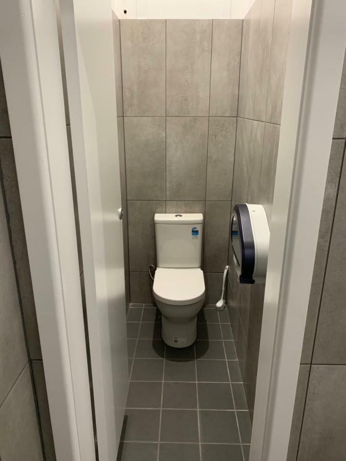 דובו Garden Hotel מראה חיצוני תמונה