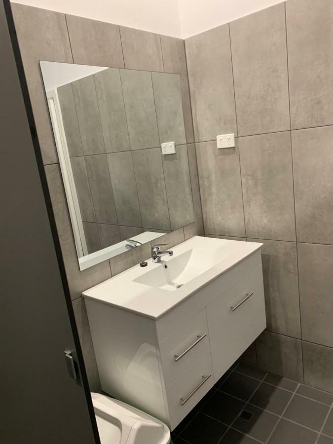 דובו Garden Hotel מראה חיצוני תמונה