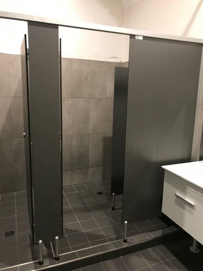 דובו Garden Hotel מראה חיצוני תמונה
